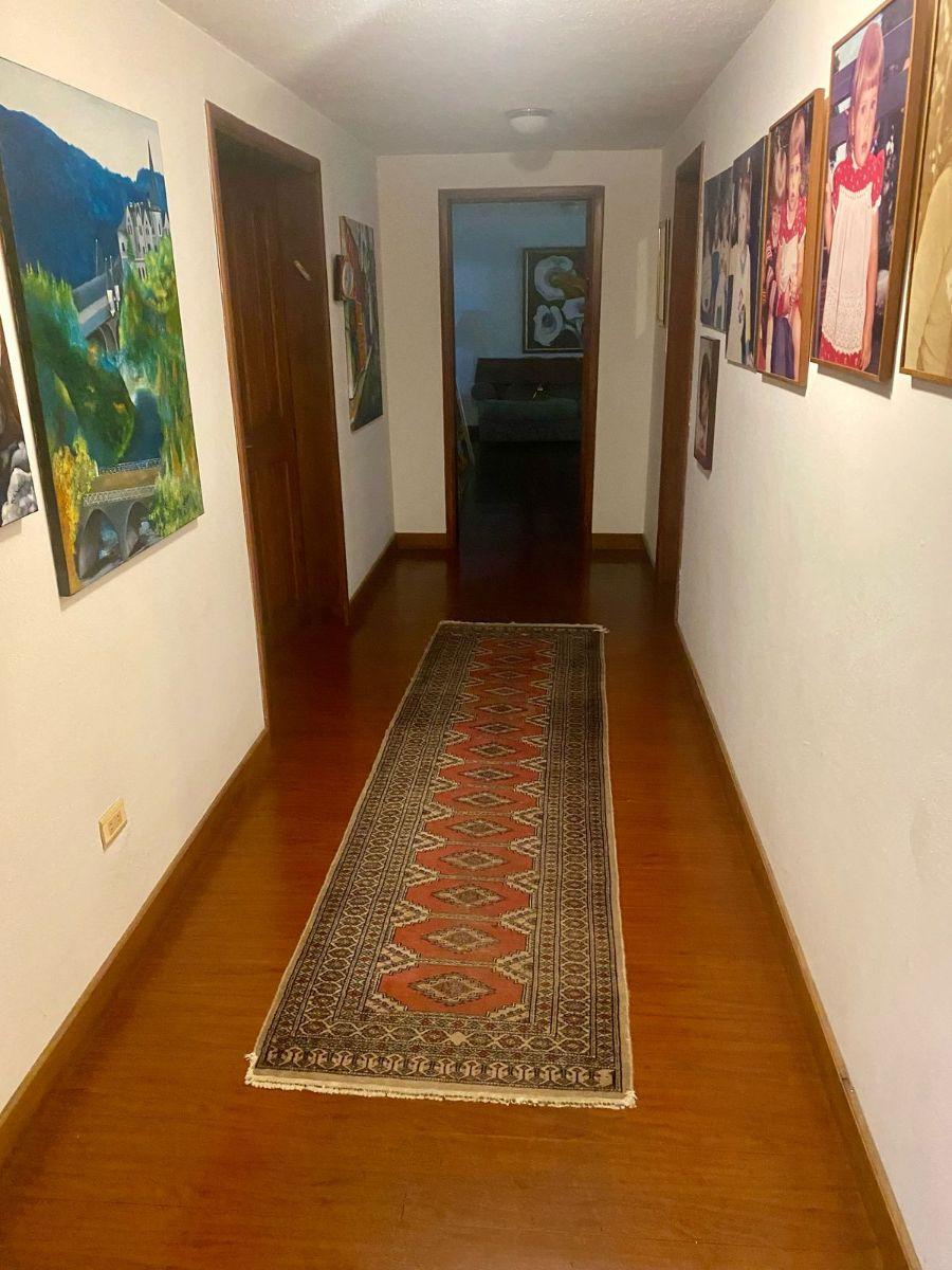 Venta de Casa con 4 Dorm. en Cumbayá, con 1547 m² Terreno — imagen 8