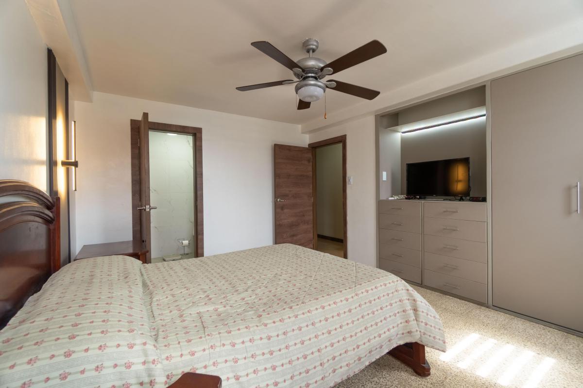 Departamento en Venta de 4 Habitaciones, Edificio Silco, Ceibos, Guayas — imagen 4