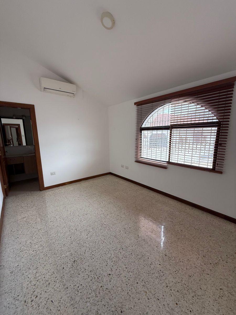Vendo Casa en Los Parques, Guayas — imagen 5