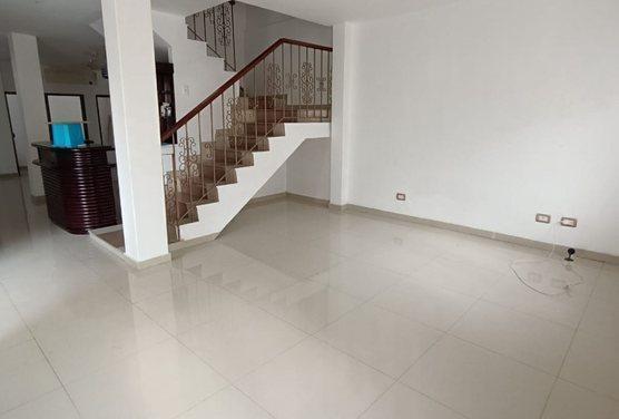 Venta de Casa Urdenor 1: Comodidad y Exclusividad, Guayas — imagen 8