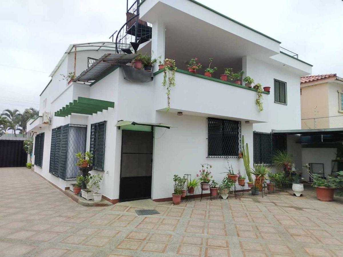 Casa Amplia de Venta en Portoviejo Los Mangos R/p, Manabí — imagen 9