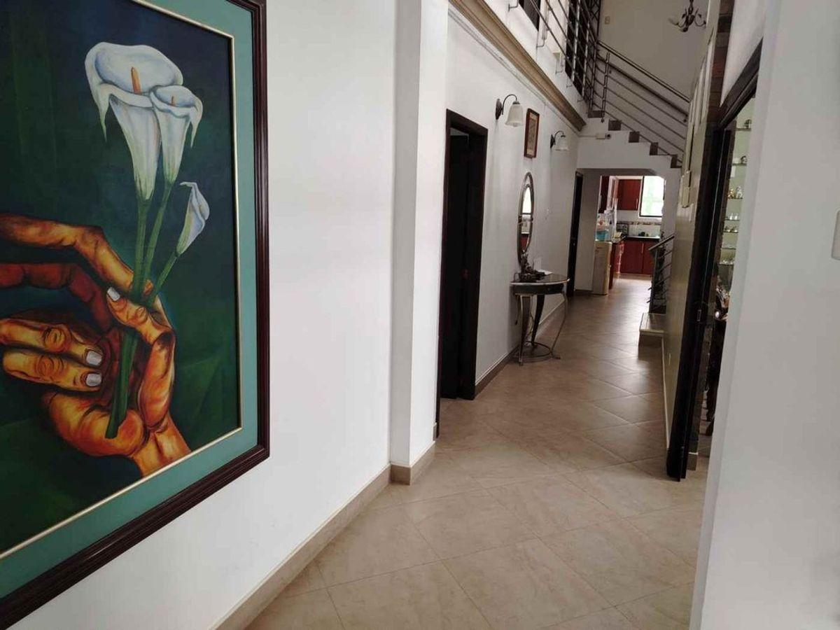 Casa Amplia de Venta en Portoviejo Los Mangos R/p, Manabí — imagen 3
