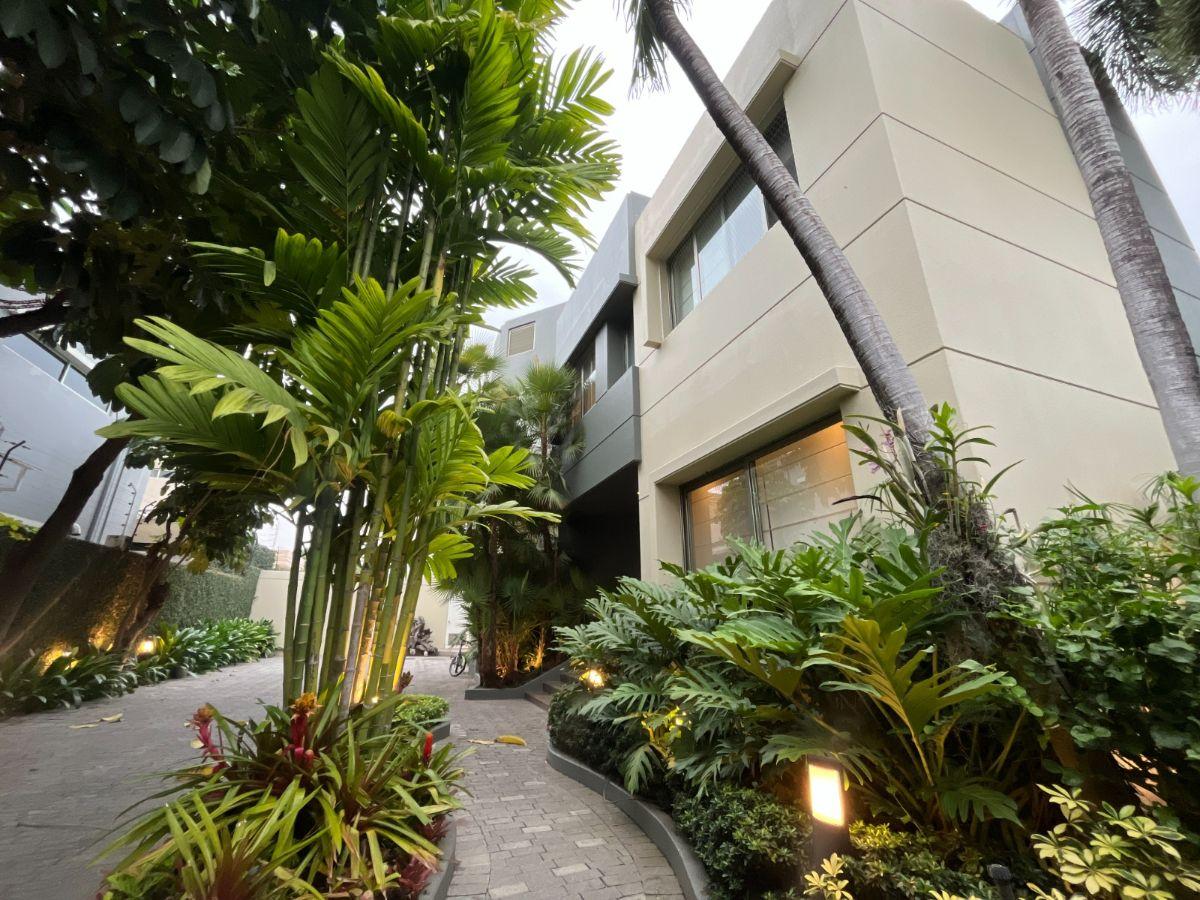 Puerto Azul - Casa Esquinera con Amplio Patio en Venta, Guayas — imagen 7