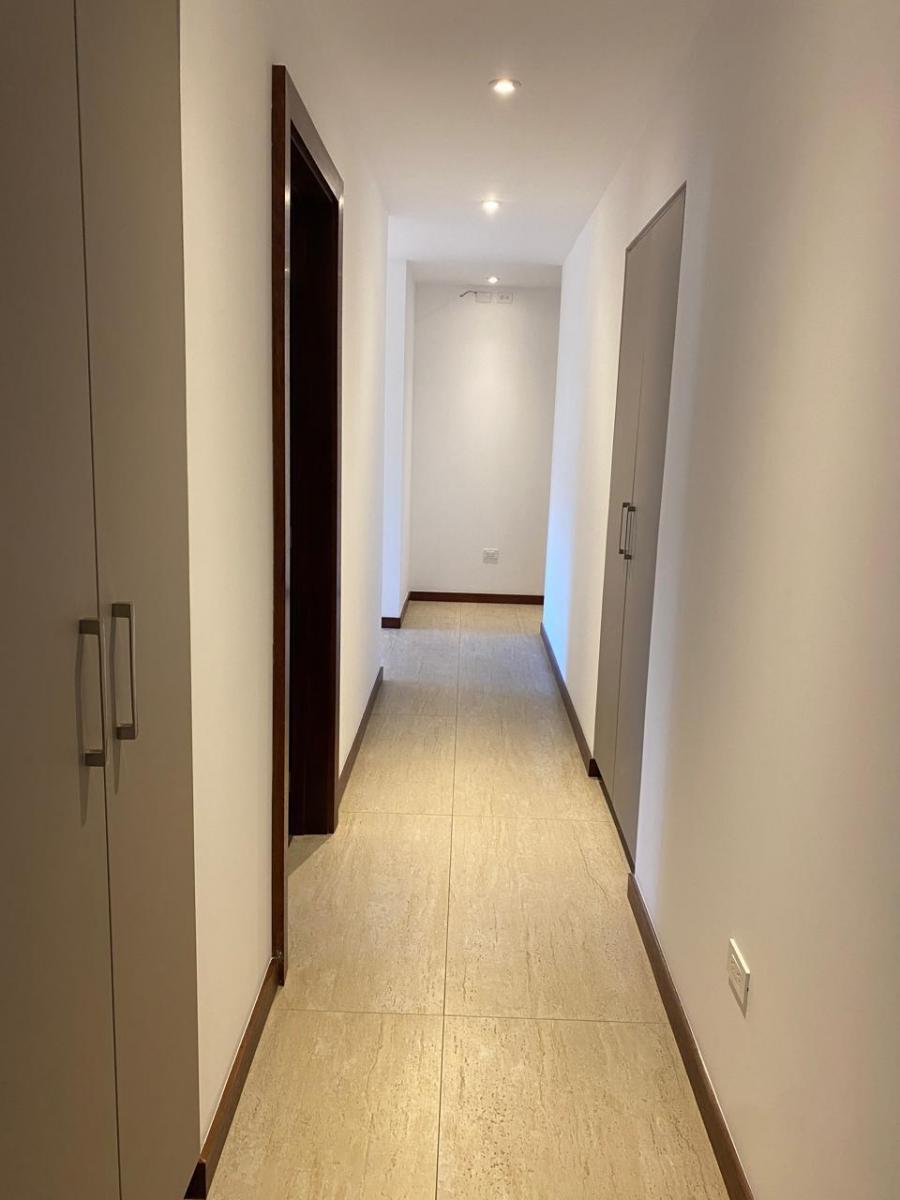 Vendo Departamento de Lujo con Vista Dentro de Conjunto Privado Cumbaya — imagen 4