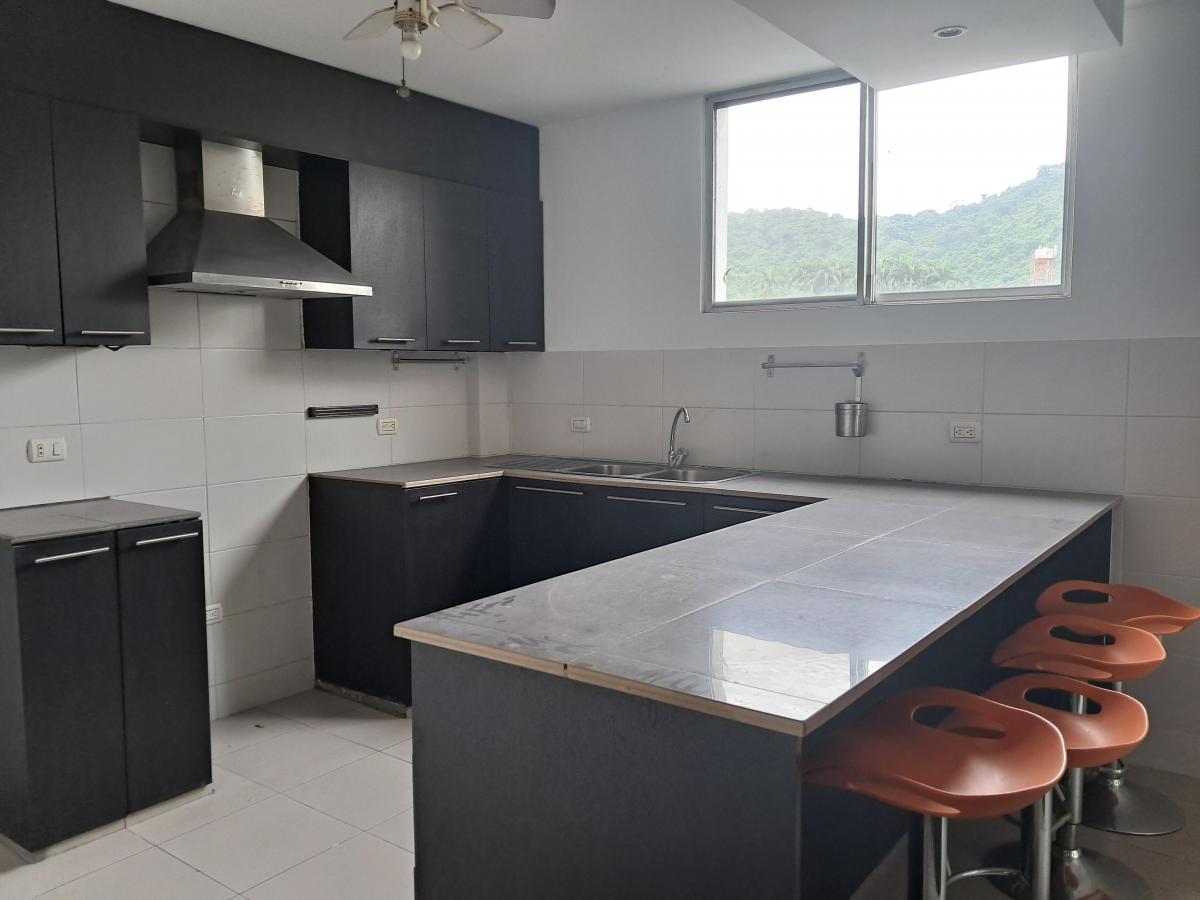 Se Vende Departamento en Los Ceibos 200 m² 3 Dorm. de Oportunidad, Guayas — imagen 6