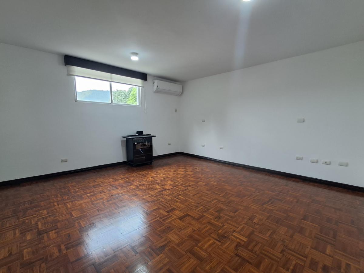 Se Vende Departamento en Los Ceibos 200 m² 3 Dorm. de Oportunidad, Guayas — imagen 3