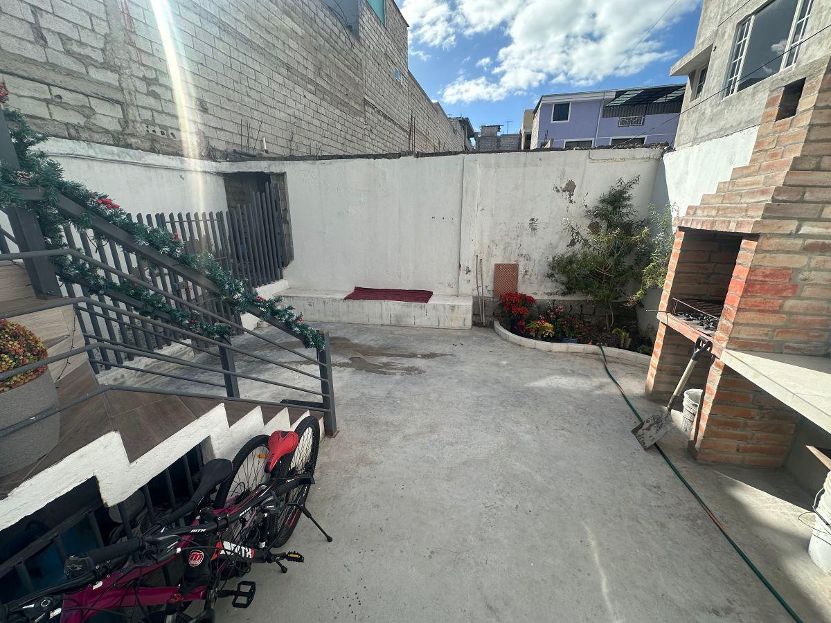 San Antonio de Pichincha - Casa Rentera de Venta Sobre Via Principal — imagen 7