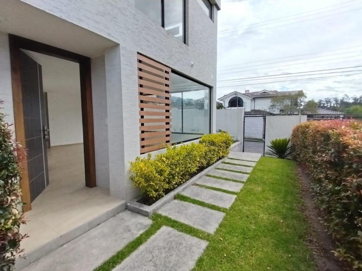 Sector La Armenia - Guangopolo. Casas en Venta a Estrenar, 145 m con Balcón — imagen 9