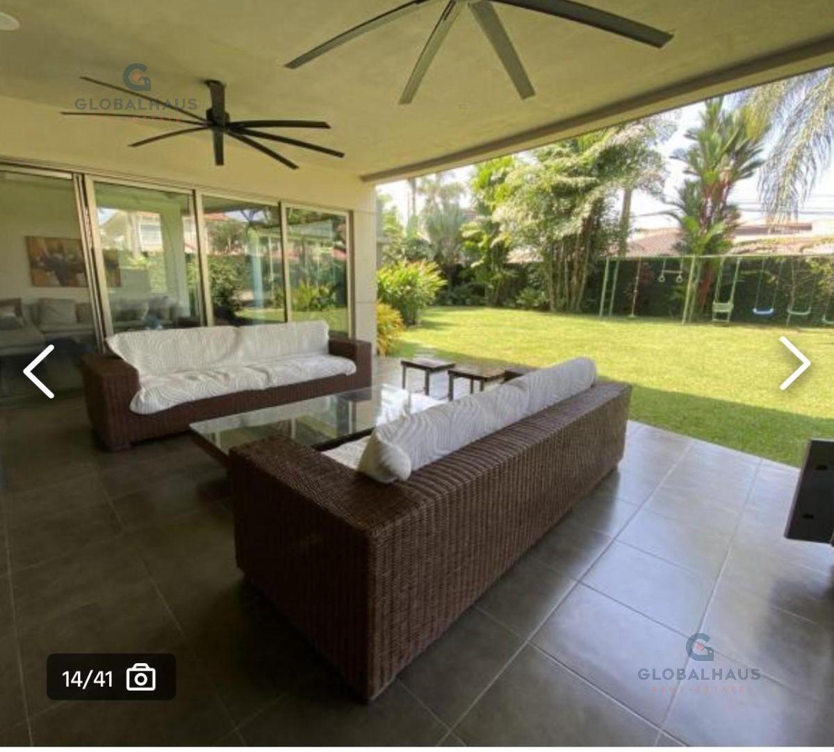 Casa en Venta con 4 Habitaciones Area Bbq, Estacionamiento Para 6vehiculos en Puerto Azul. S. H, Guayas — imagen 8