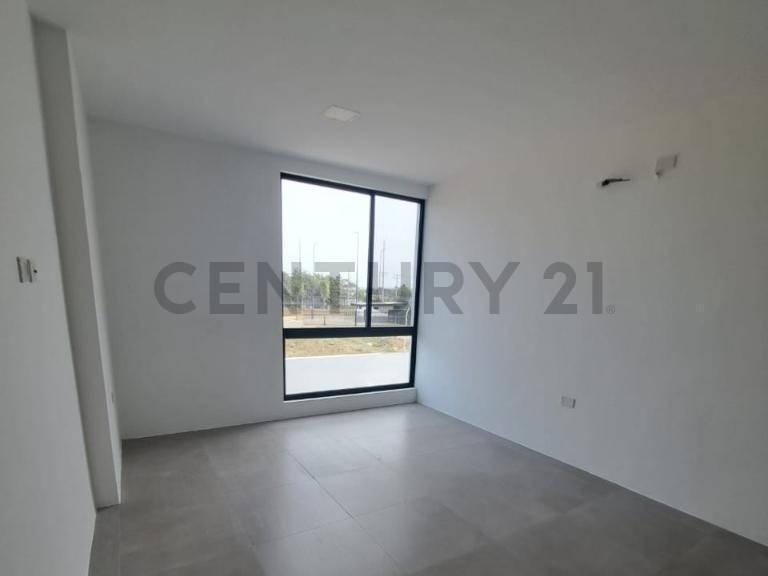 Venta de Casa de Estreno Urb. Costa Azul, Samborondon, Guayas — imagen 3