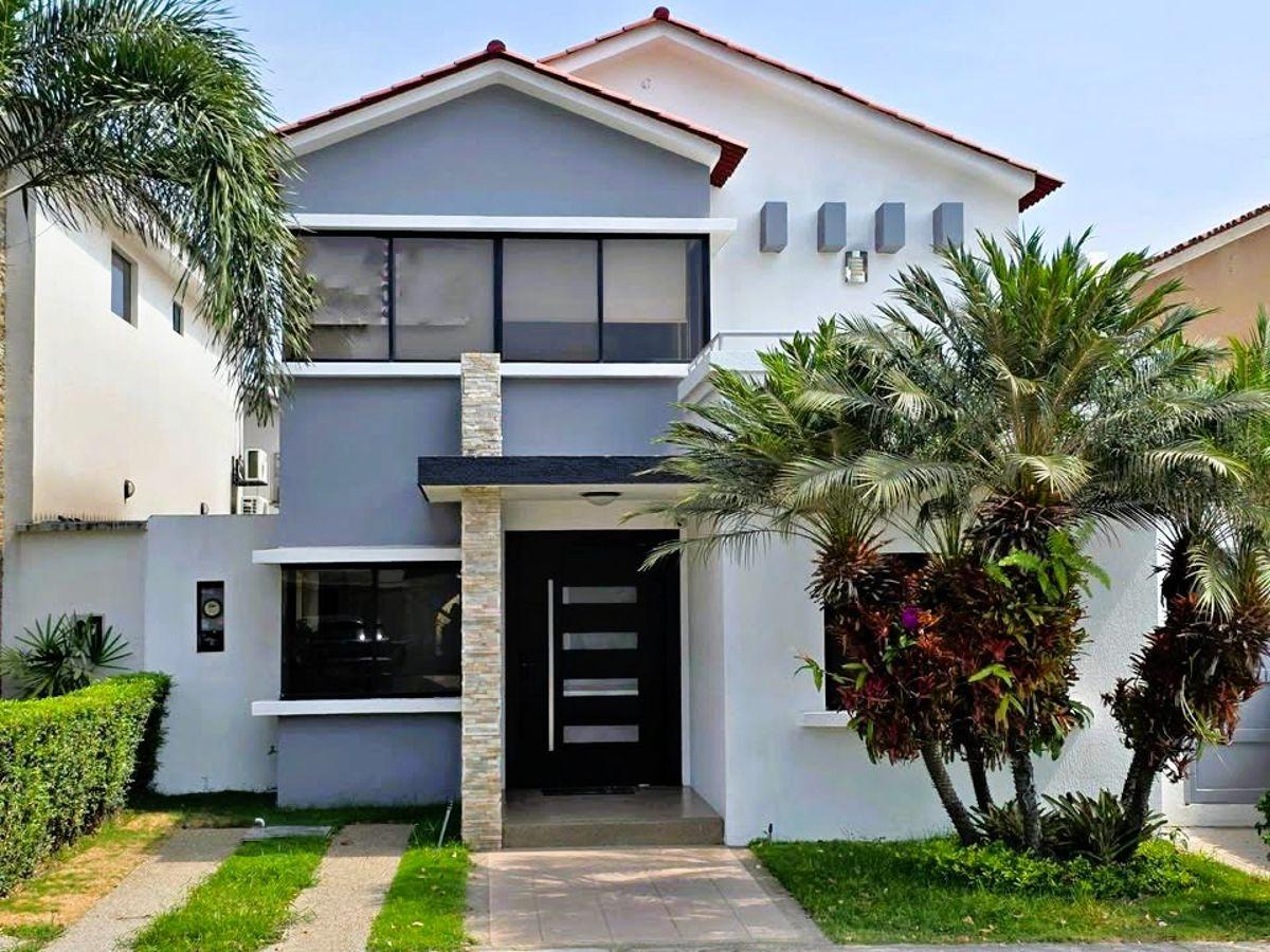 Ciudad Celeste - Amplia Casa con Piscina en Venta, Guayas — imagen 10