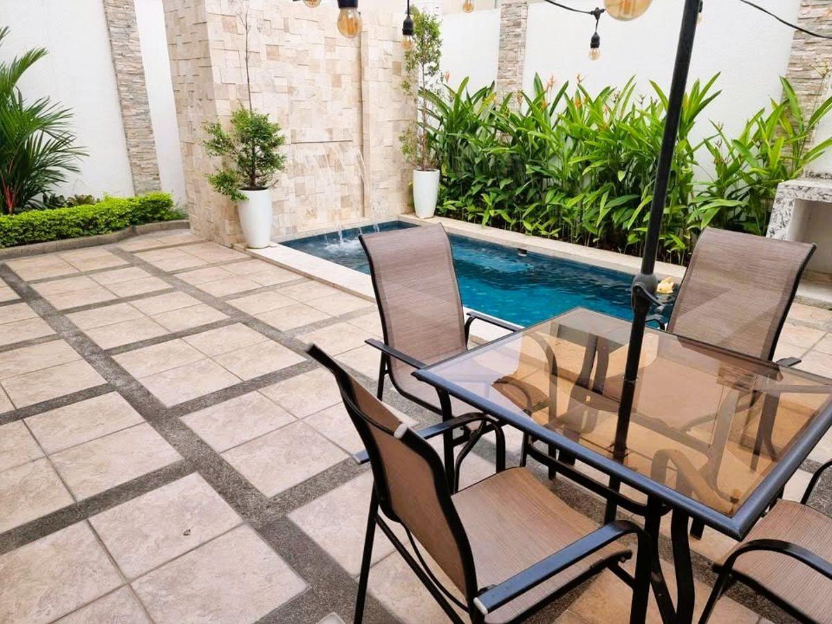Ciudad Celeste - Amplia Casa con Piscina en Venta, Guayas — imagen 9