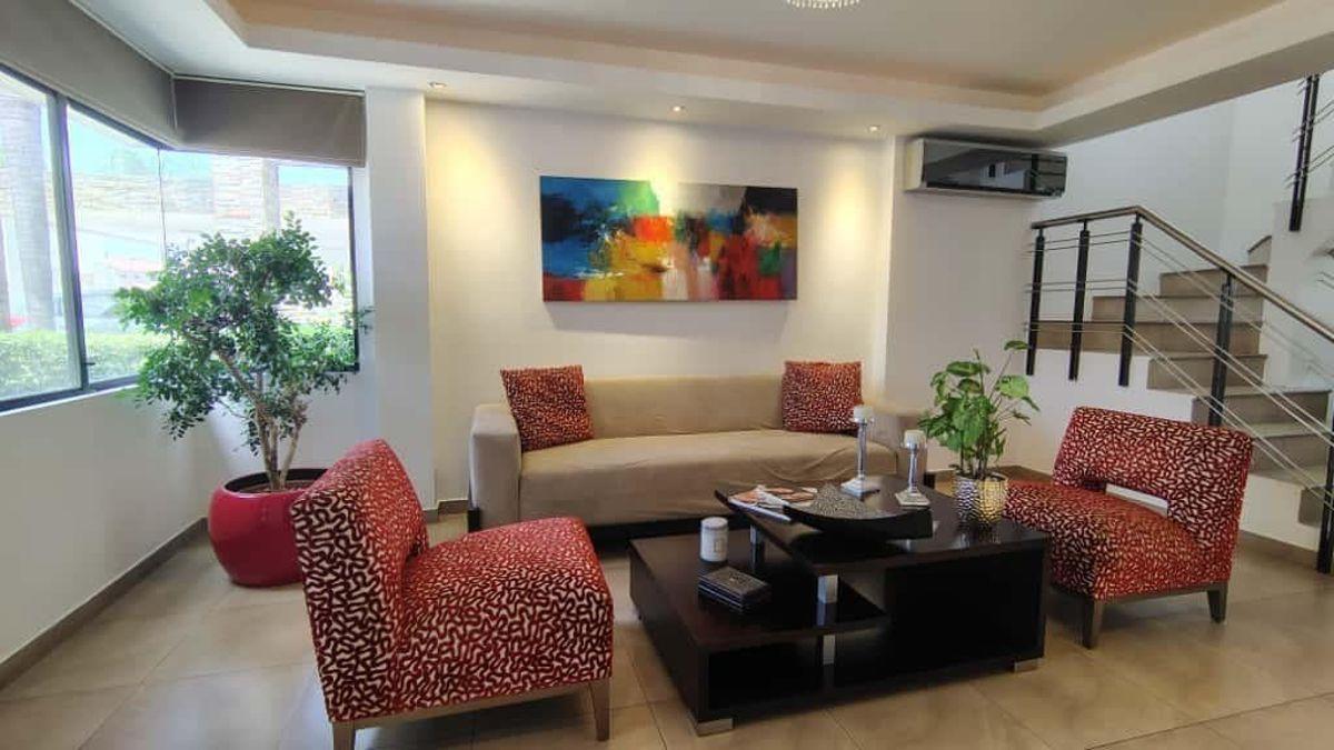 Ciudad Celeste - Amplia Casa con Piscina en Venta, Guayas — imagen 5