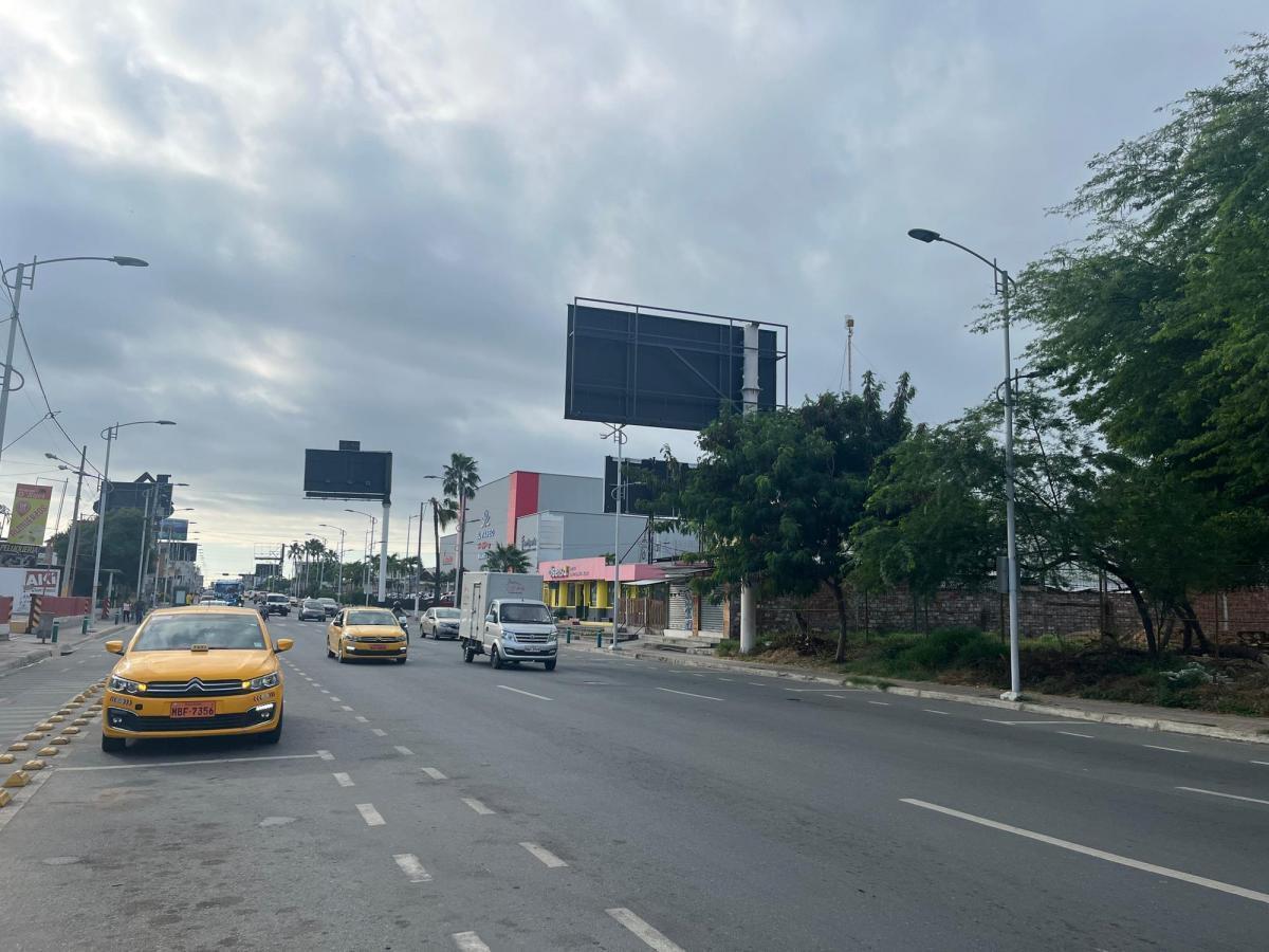 Lote Comercial en Plena Av 4 de Noviembre - Sb, Manabí — imagen 3