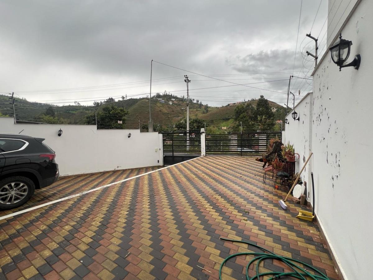 De Oportunidad Propiedad en Venta Tres Pisos 498 m² - Gualaceo, Azuay — imagen 8
