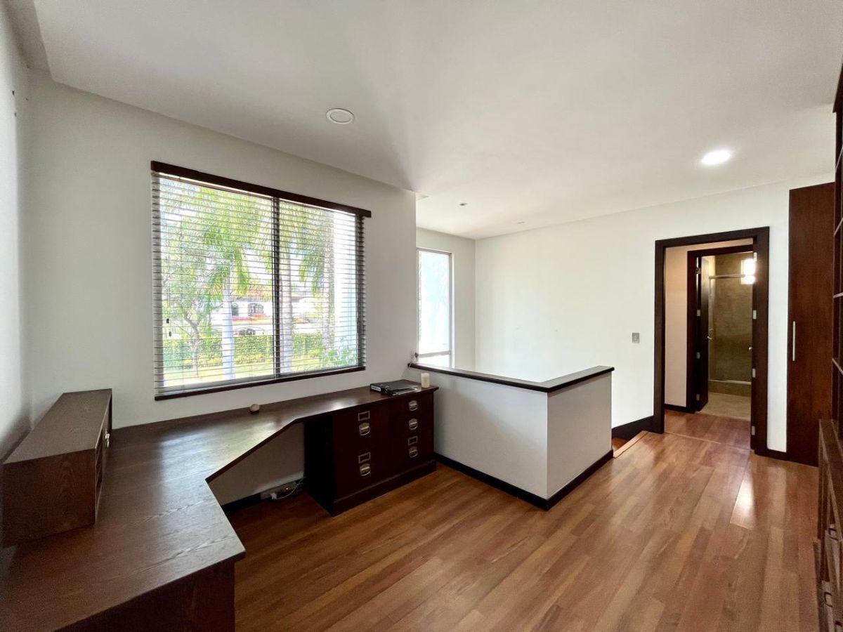 Casa de Venta en Samborondón - Km. 6 Urb. Lago Sol, Guayas — imagen 7