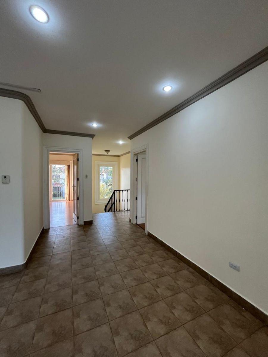 Casa Al Lago de Venta en Samborondón - Km. 6.5 urb. Lago Sol, Guayas — imagen 4