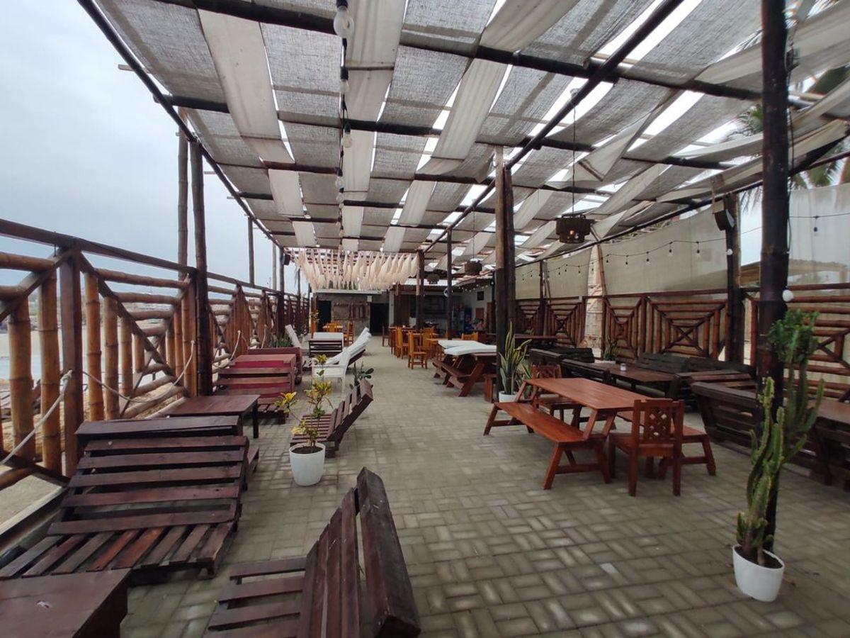 Casa Comercial Frente Al Mar de Venta en Crucita, Manabí — imagen 4