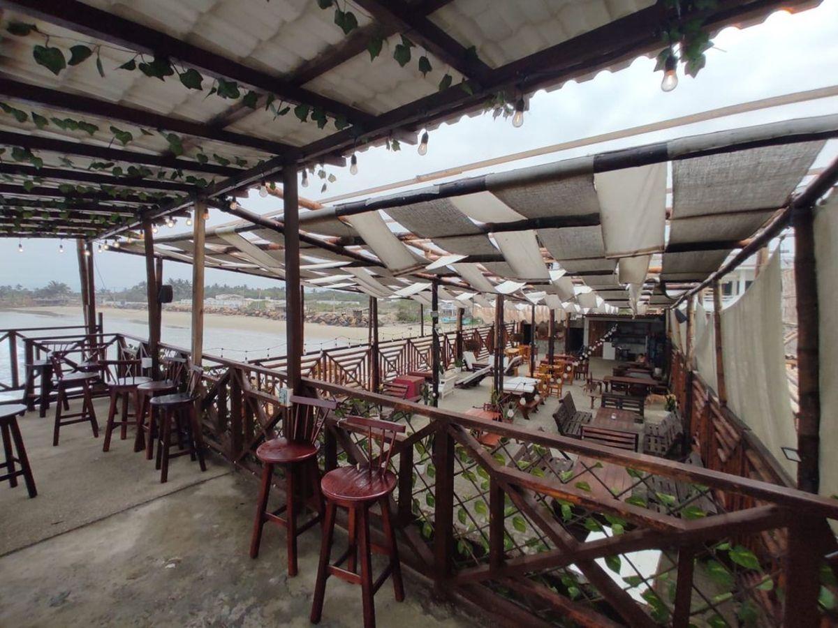 Casa Comercial Frente Al Mar de Venta en Crucita, Manabí — imagen 3