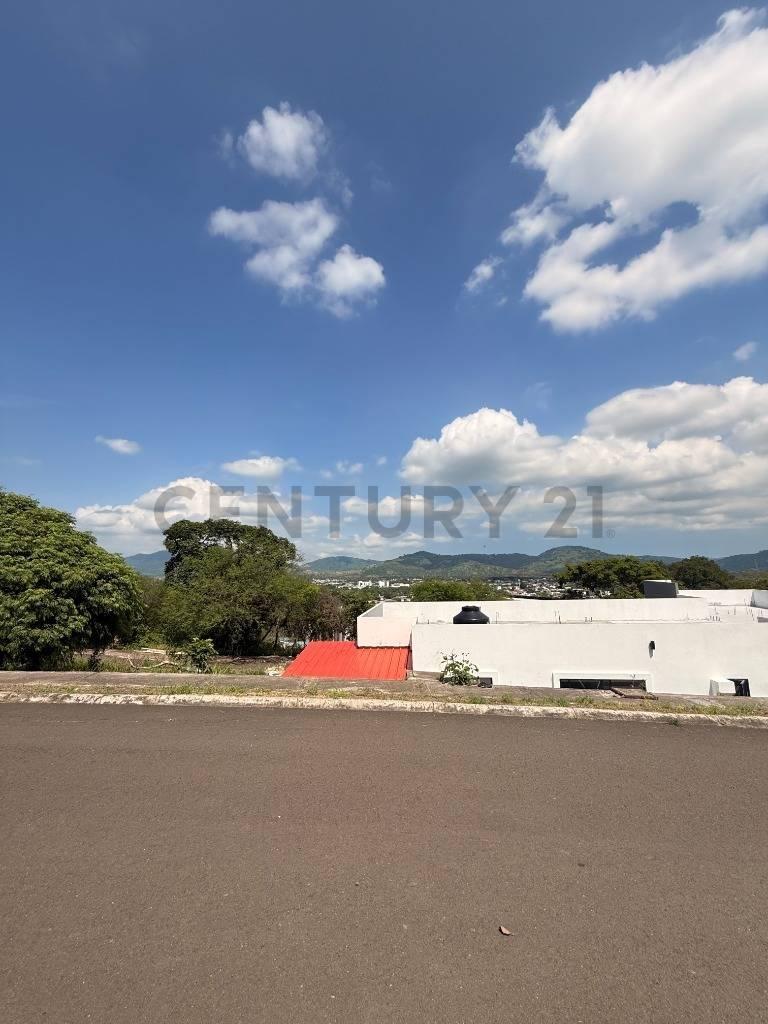 Terreno Exclusivo con Vista Privilegiada en Terrazas del Valle, Portoviejo, Manabí — imagen 8