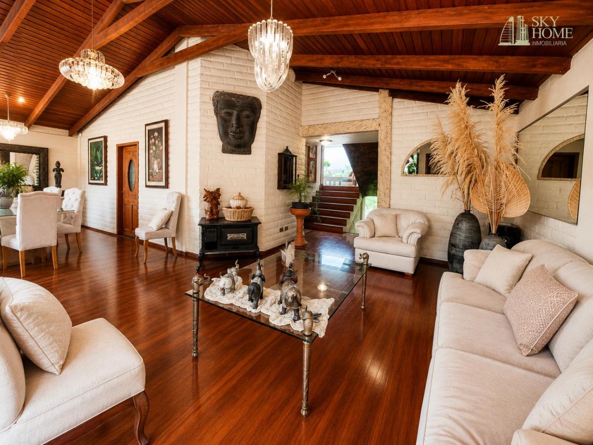 Venta Casa Amplia en Cumbayá - La Primavera — imagen 5