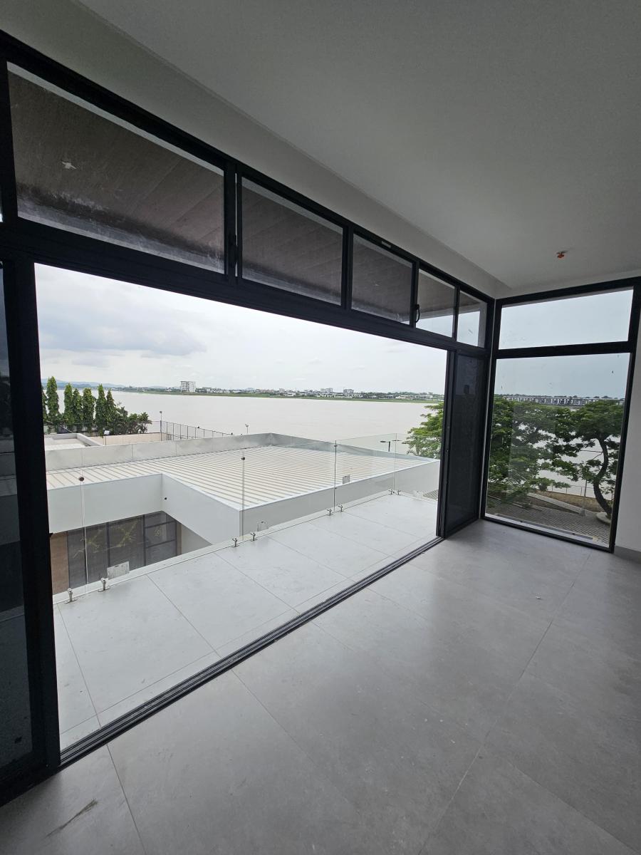 En Venta Departamento en La Urbanización Riona - Vía Samborondon, Guayas — imagen 6