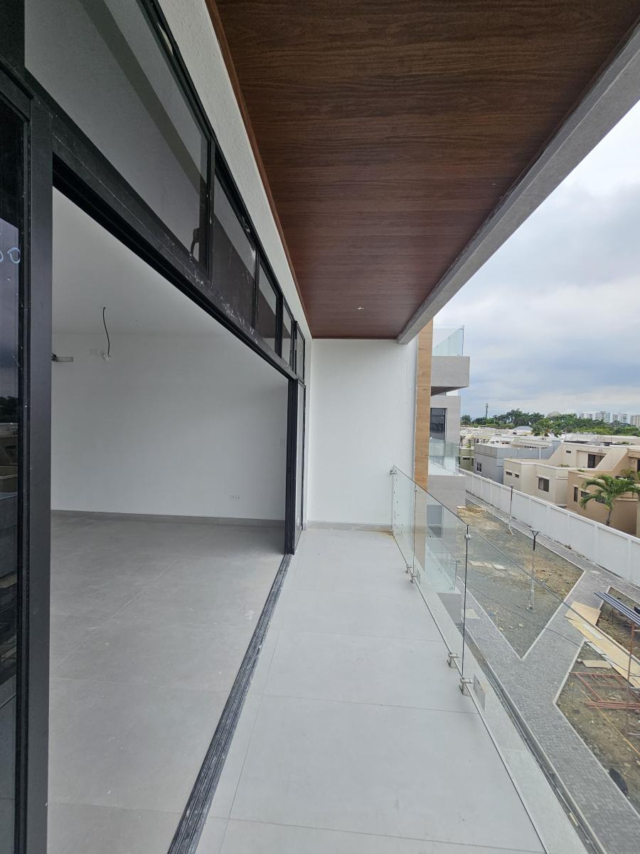 En Venta Departamento en La Urbanización Riona - Vía Samborondon, Guayas — imagen 5