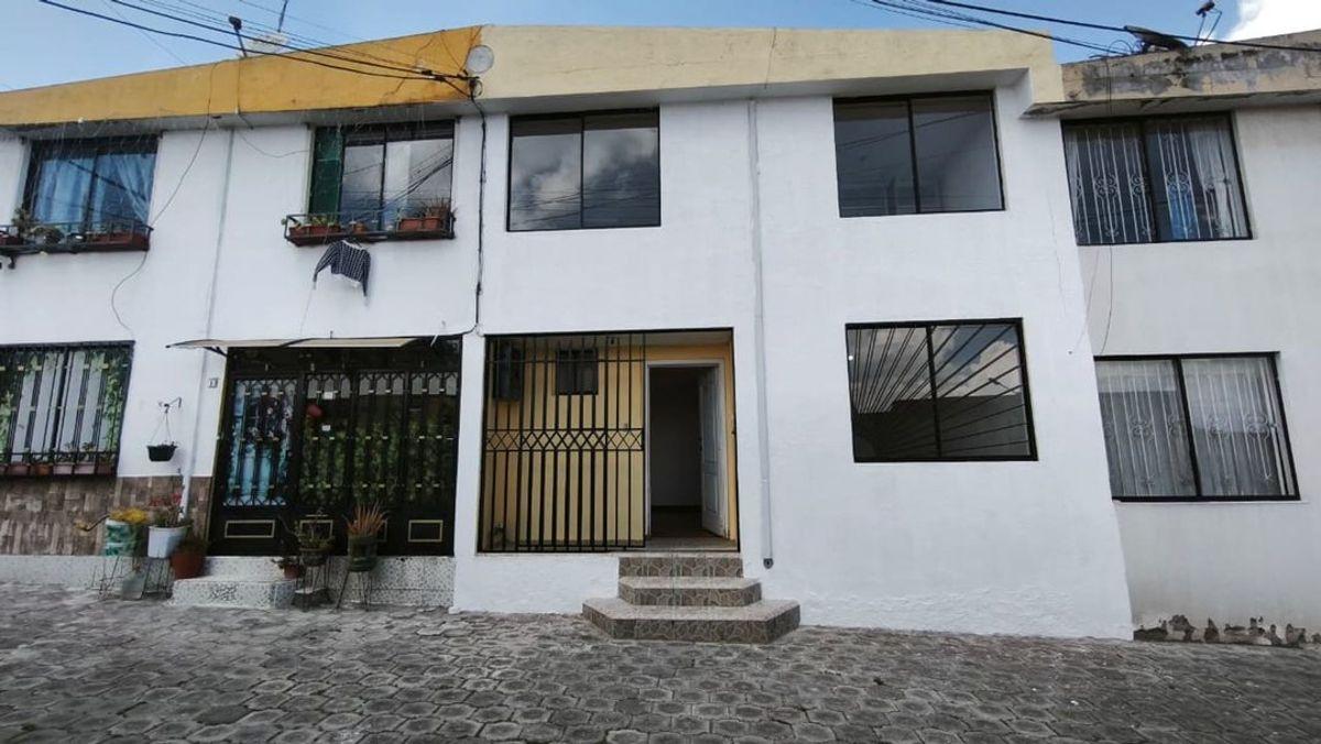 Casa en Venta de 2 Pisos en Conjunto Privado Calderón — imagen 10