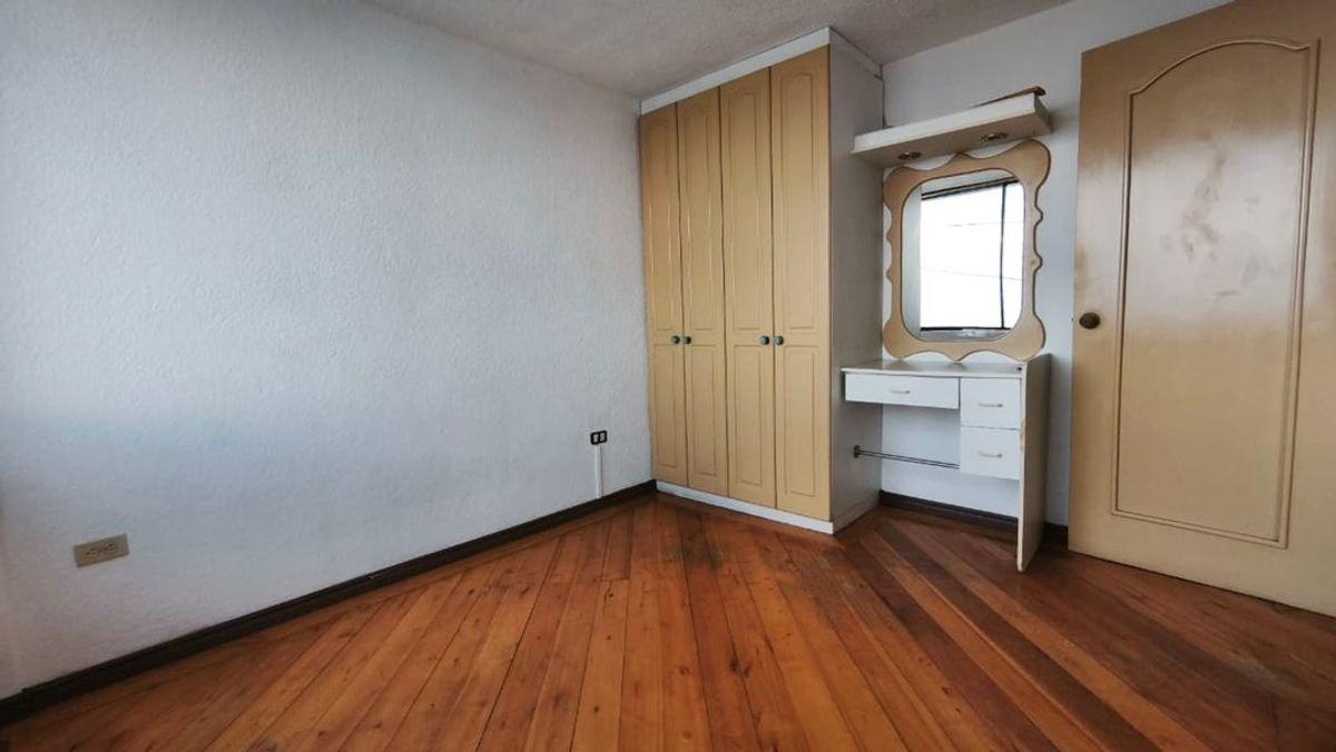 Casa en Venta de 2 Pisos en Conjunto Privado Calderón — imagen 7