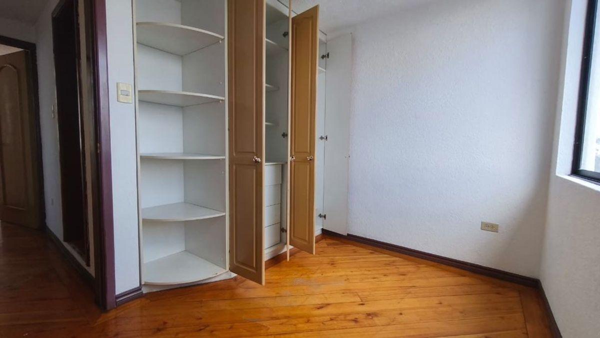 Casa en Venta de 2 Pisos en Conjunto Privado Calderón — imagen 6