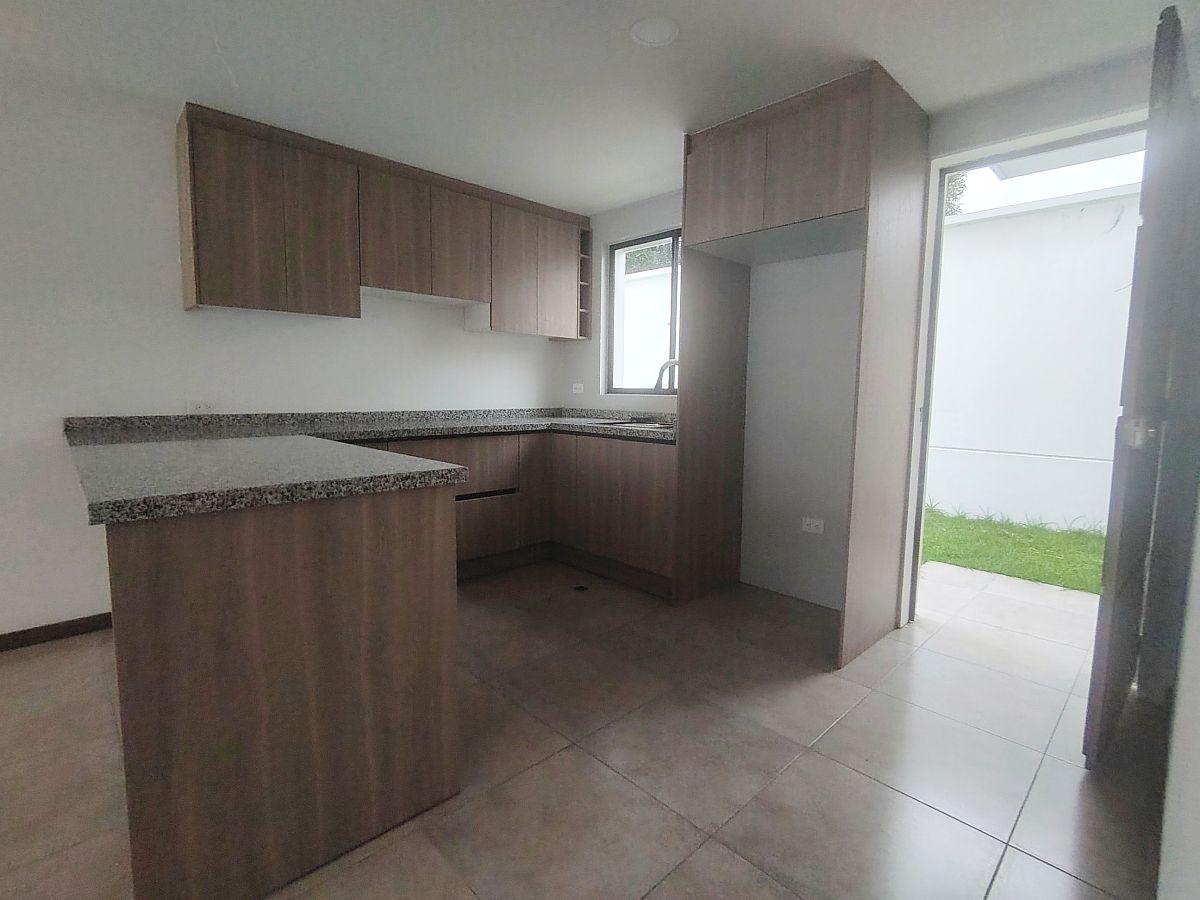 Casa Vip por Estrenar Sector Calderón Dentro de Conjunto Habitacional — imagen 7
