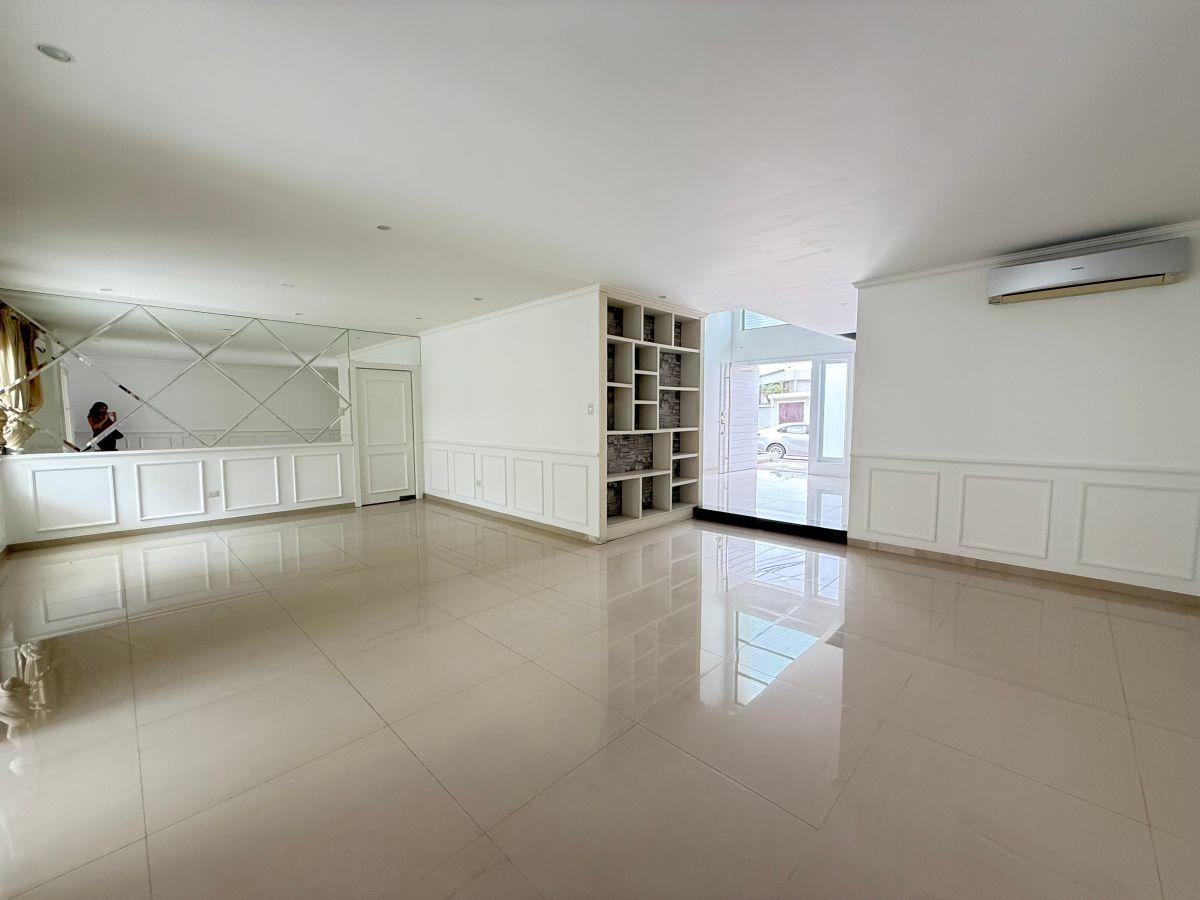 Vendo Casa en Los Parques (Zona Ceibos), Guayas — imagen 10