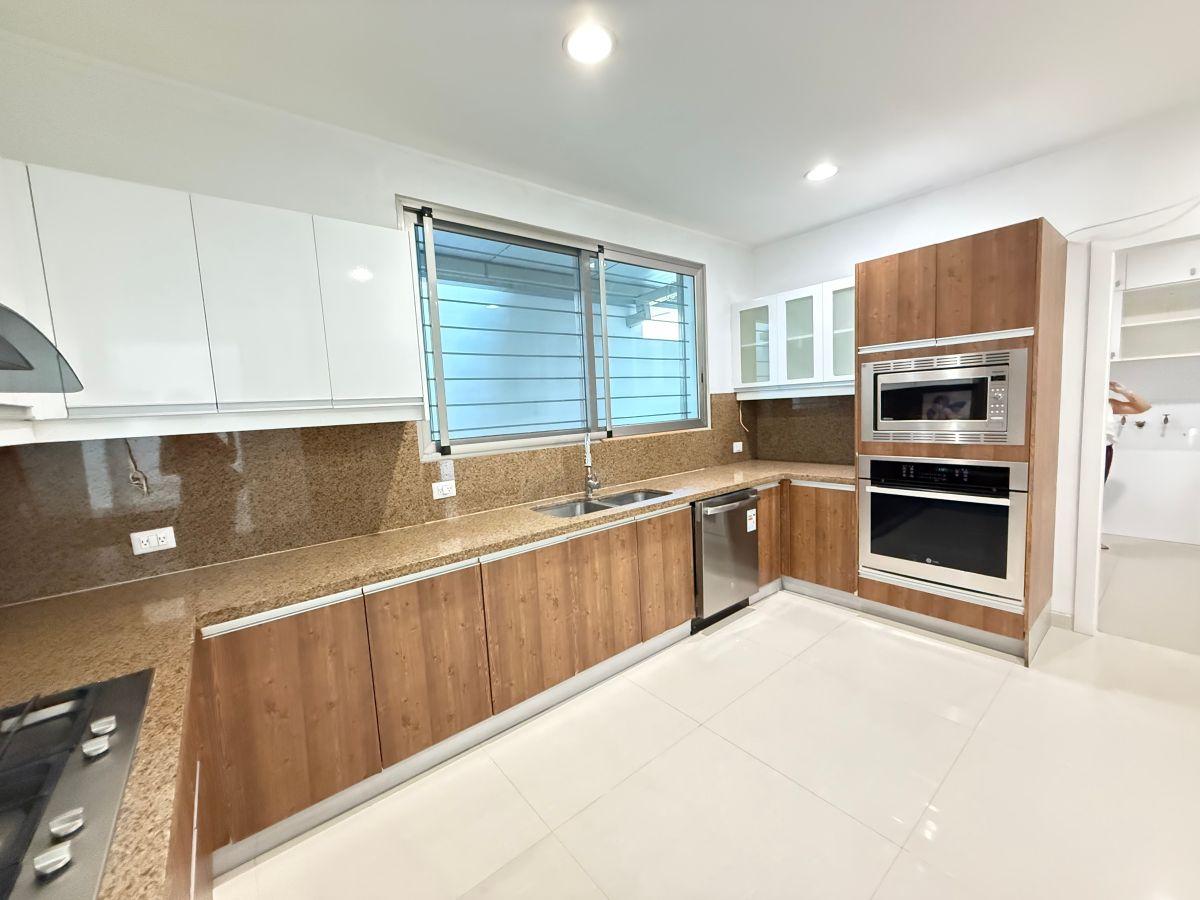 Vendo Casa en Los Parques (Zona Ceibos), Guayas — imagen 7