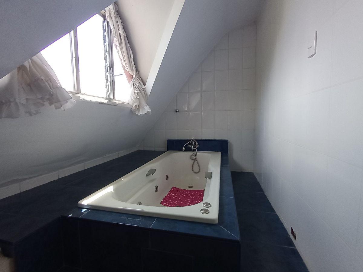 Casa con 200 m² Terreno, 4 Recámaras en Venta, La Armenia — imagen 4