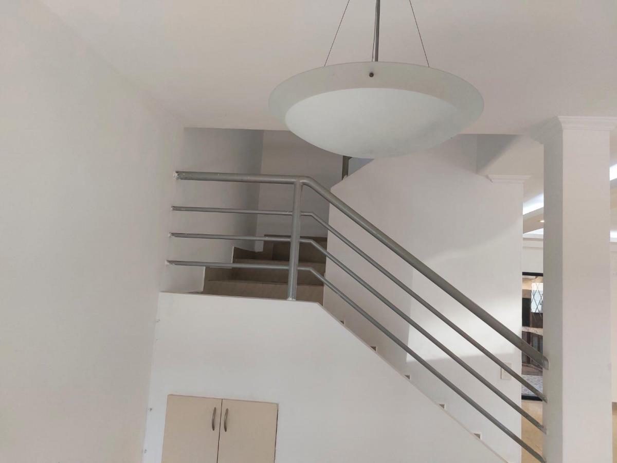 Venta de Casa 2 Plantas con Jacuzzi en Urbanizacion Milán Etapa Turín - Ands, Guayas — imagen 5