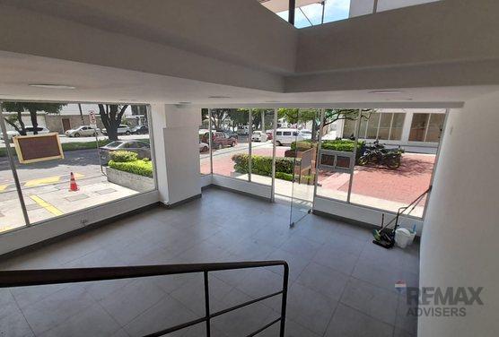 Venta Local Esquinero Doble Exposicion Los Ceibos, Guayas — imagen 6