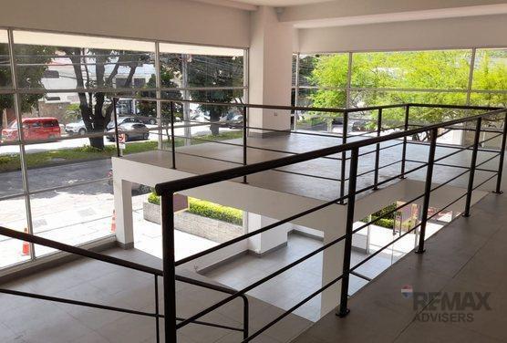 Venta Local Esquinero Doble Exposicion Los Ceibos, Guayas — imagen 4