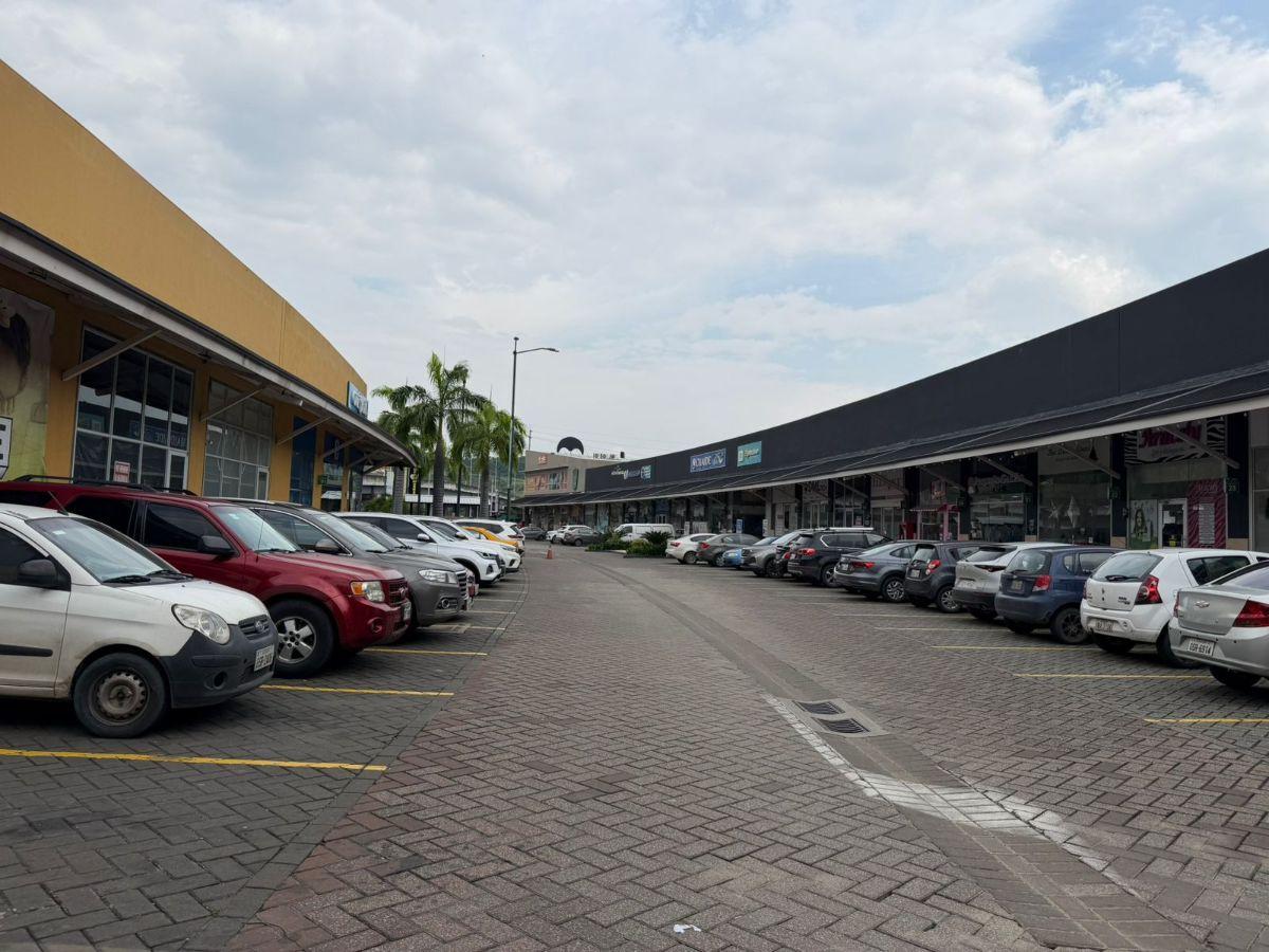 En Venta - Alquiler Local Comercial 41 m² - Plaza Comercial Oasis, Av Narcisa de Jesús, Guayas — imagen 8