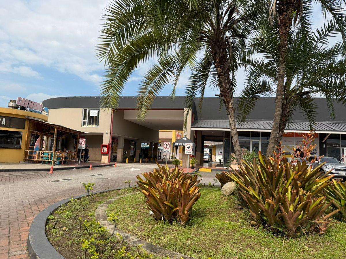 En Venta - Alquiler Local Comercial 41 m² - Plaza Comercial Oasis, Av Narcisa de Jesús, Guayas — imagen 3