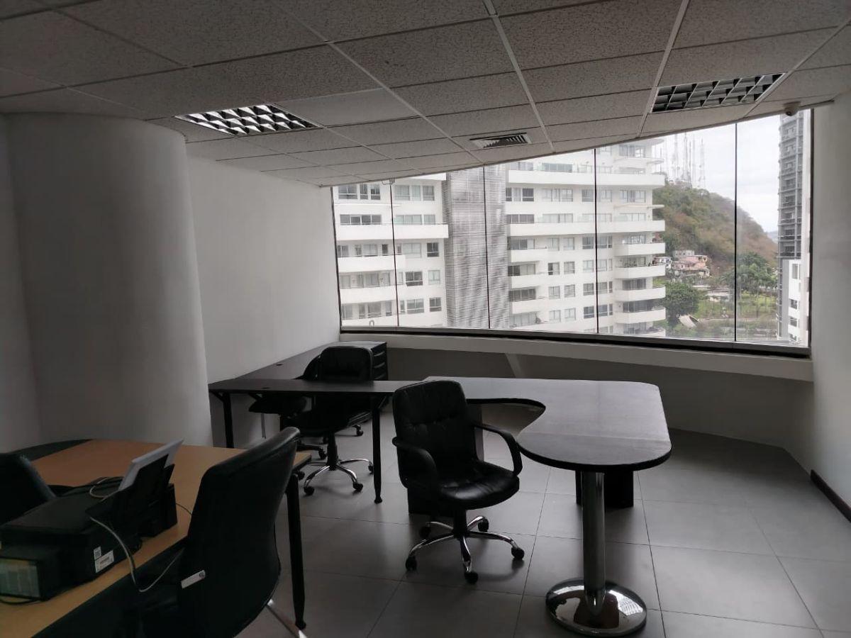 Alquiler - Venta Oficina 44 m², Amoblada - Edificio The Point, Puerto Santa Ana, Guayaquil, Guayas — imagen 7