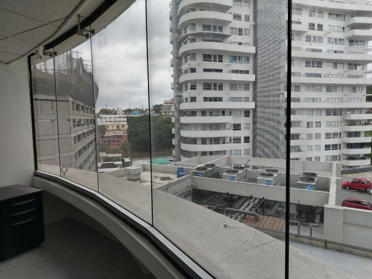 Alquiler - Venta Oficina 44 m², Amoblada - Edificio The Point, Puerto Santa Ana, Guayaquil, Guayas — imagen 6
