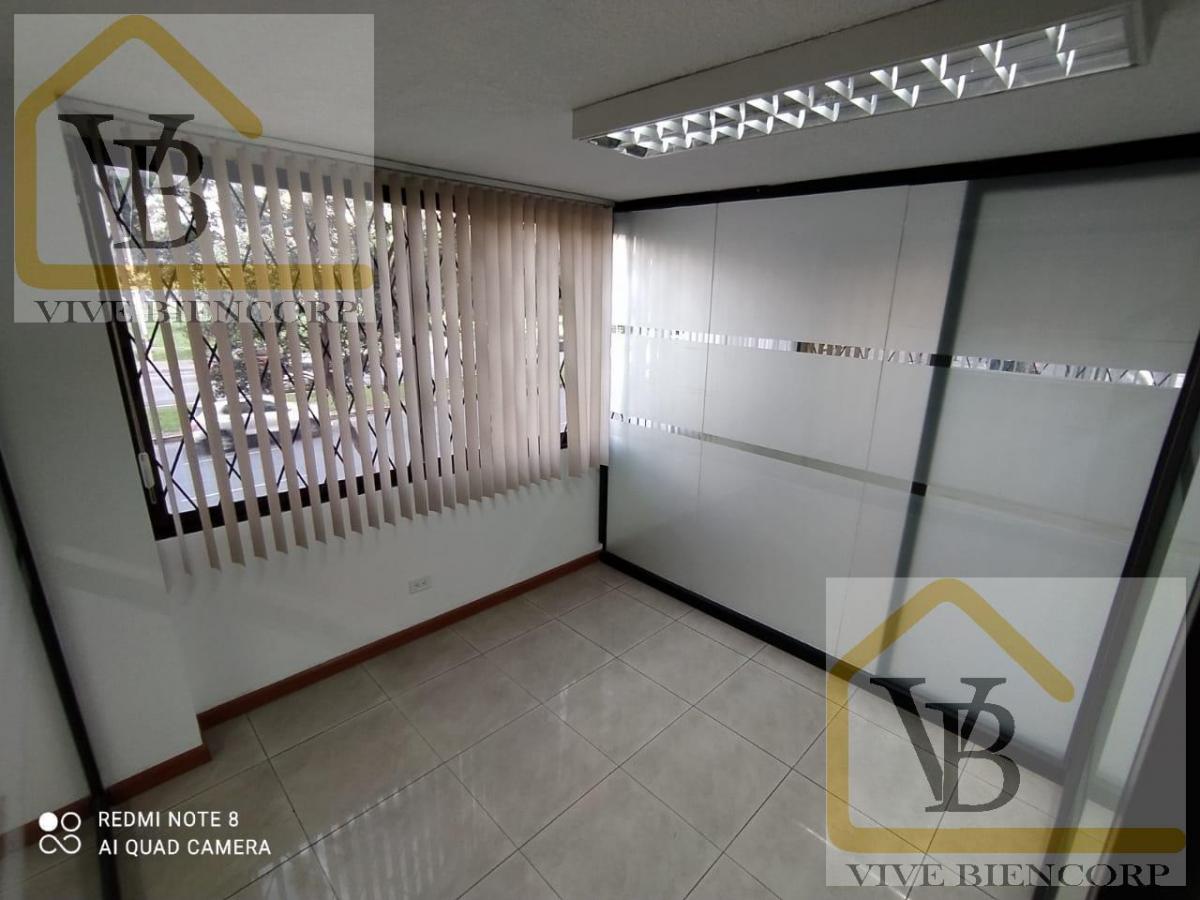 Oficina en Venta con Bodega y 2 Parqueaderos — imagen 8