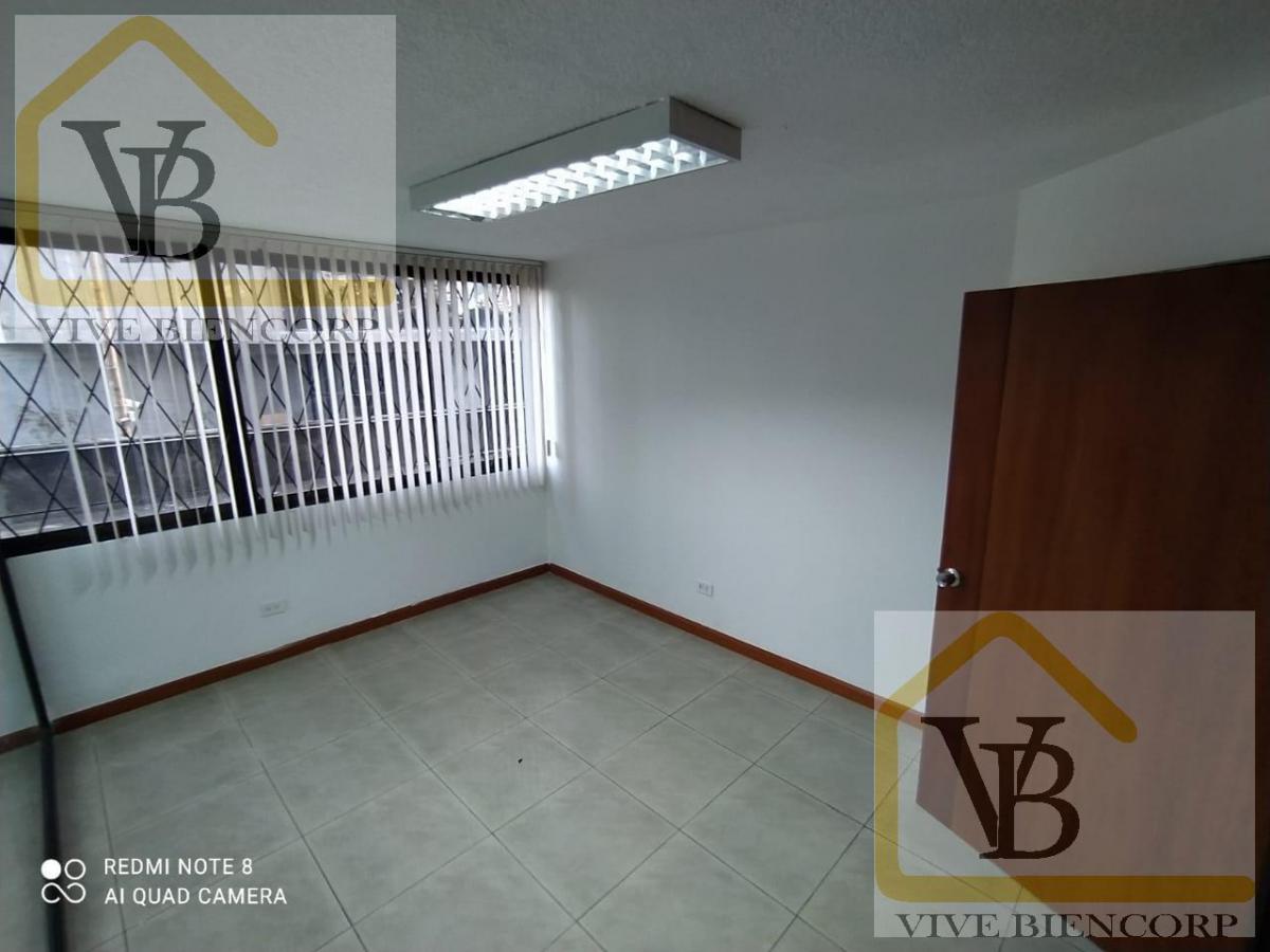 Oficina en Venta con Bodega y 2 Parqueaderos — imagen 7
