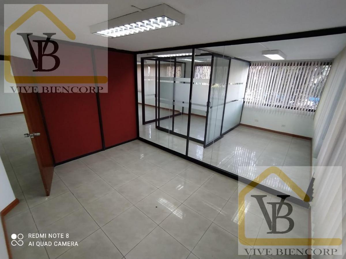 Oficina en Venta con Bodega y 2 Parqueaderos — imagen 5