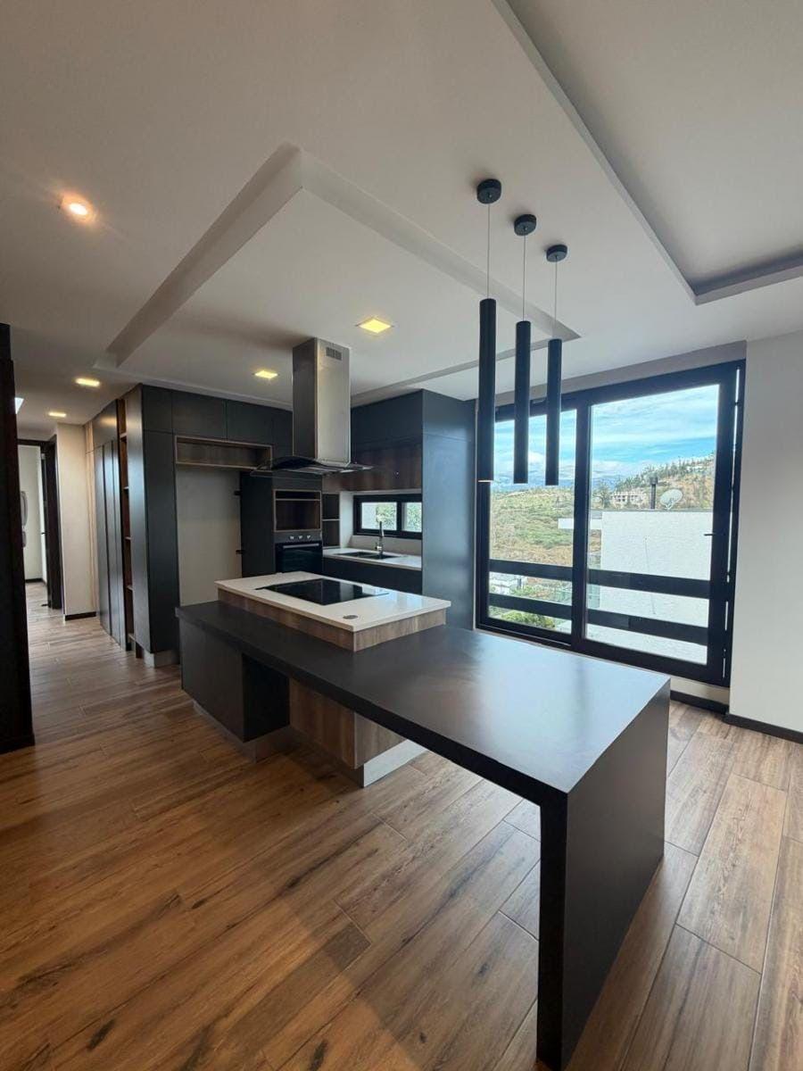 Vendo Espectacular Casa en La Viña Tumbaco — imagen 4