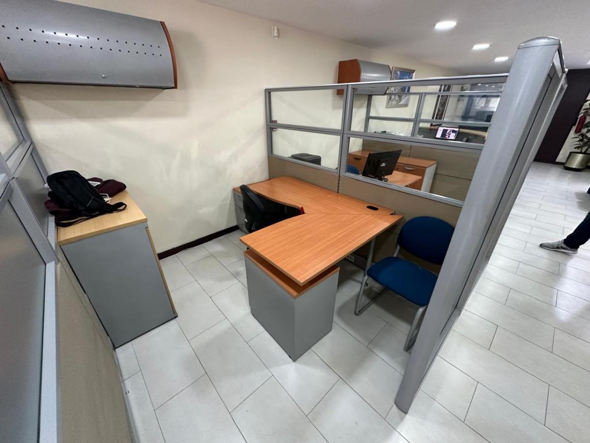 De Renta Oficina Amoblada Republica del Salvador 125 m — imagen 7