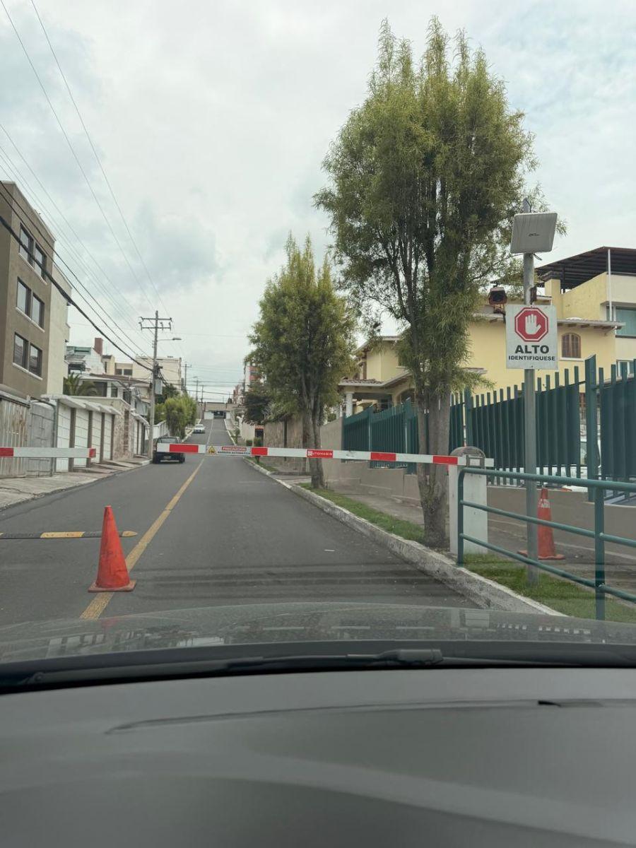 Terreno de 728 m² en Venta en Orquideas del Norte, Sector Amagasí con Guardianía 24/7 — imagen 3