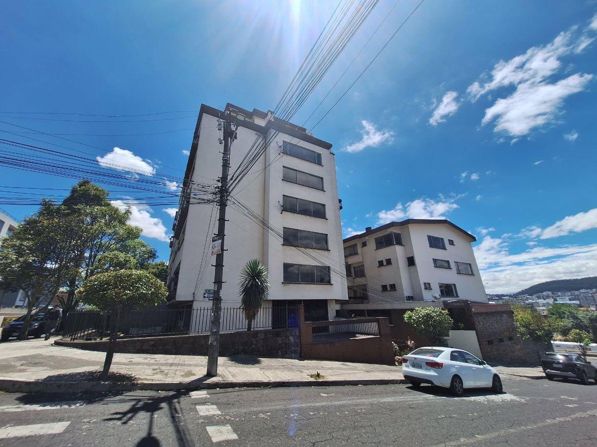Vendo Amplio Departamento Duplex Sector Quito Tenis — imagen 9