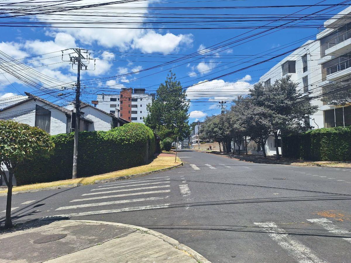 Vendo Amplio Departamento Duplex Sector Quito Tenis — imagen 6