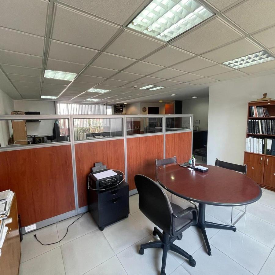 Oficina de Venta Amoblada en Av 12 de Octubre — imagen 10